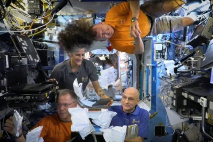 SPACE-EXPLORATION-BOEING-STARLINER-