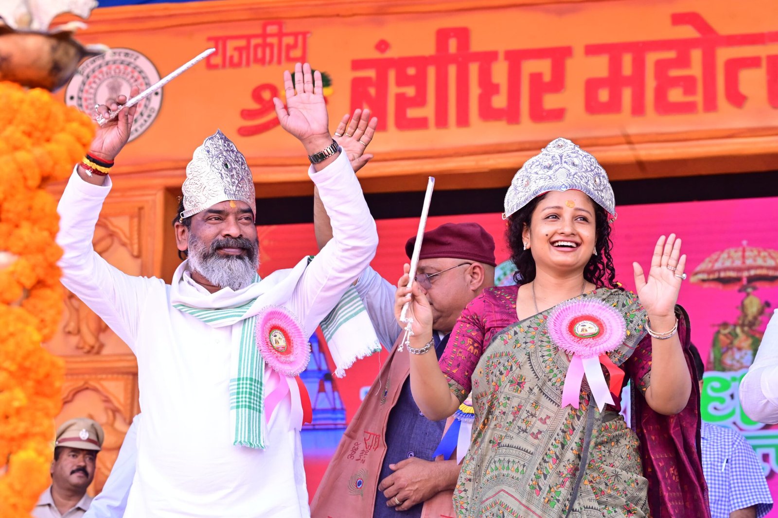 hemant soren and kalpna soren at the bansidhar mahotsav 2025
