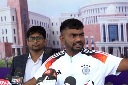 YT.00 07 30 00.Still141