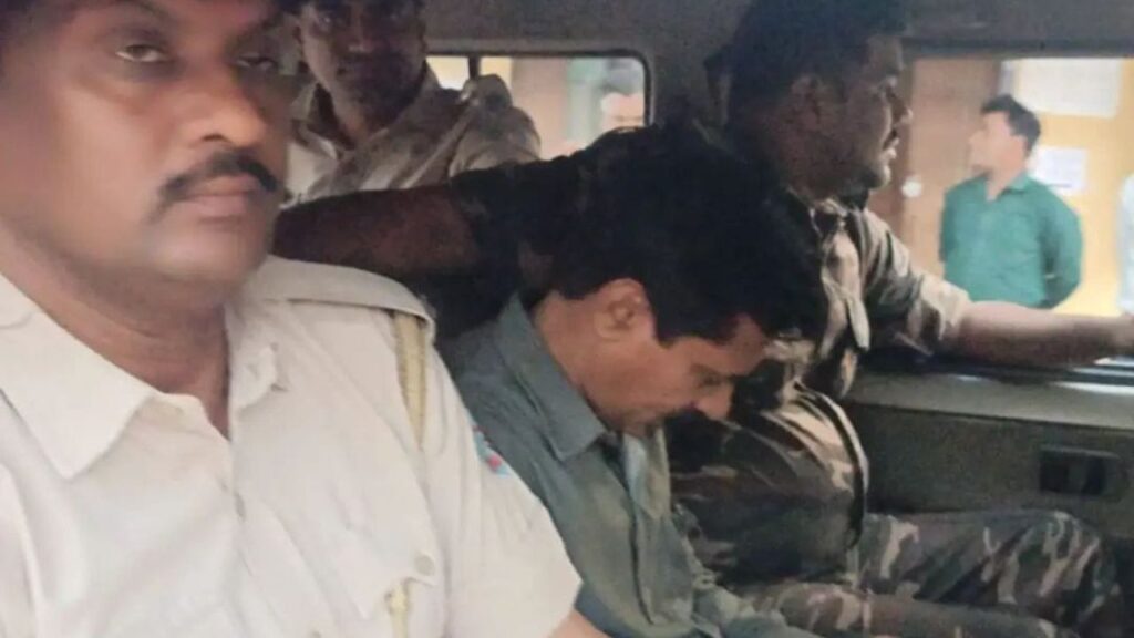 बोकारो में ACB की बड़ी कार्रवाई, गोमिया प्रखंड अंचल कार्यालय का राजस्व कर्मी रिश्वत लेते गिरफ्तार