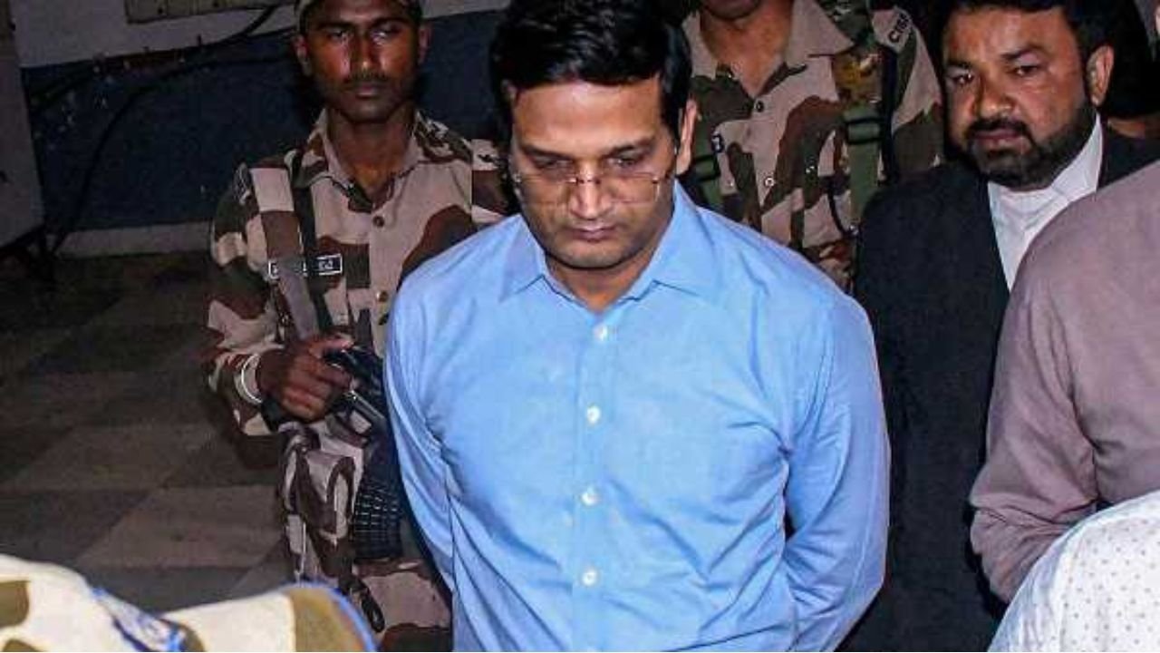 IAS छविरंजन के पदस्थापन का आदेश विलोपित, अमीत कुमार को वित्त विभाग में सचिव संसाधन का प्रभार