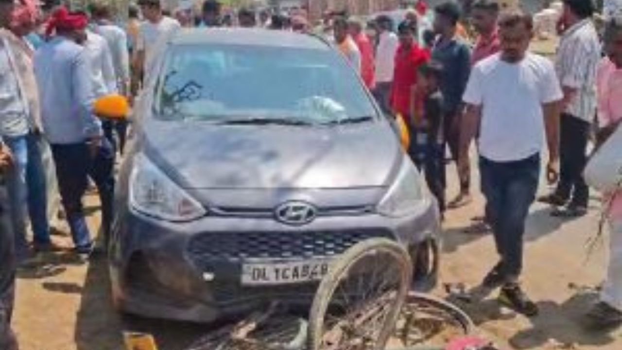 गिरिडीह में तेज रफ्तार कार की चपेट में आई छात्राएं, पांच छात्राएं घायल