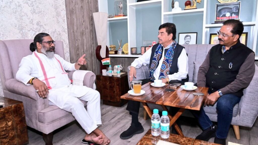 शत्रुध्न सिन्हा और धीरज साहू ने की मुख्यमंत्री हेमंत सोरेन से मुलाकात, झारखंड में फिल्म निर्माण और फिल्मों की शूटिंग को लेकर हुई चर्चा