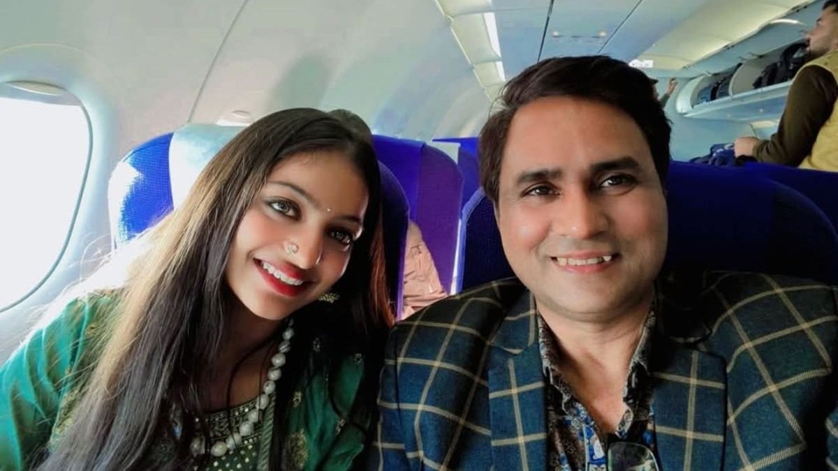 महाकुंभ वायरल गर्ल मोनालिसा को फिल्म का ऑफर देने वाले सनोज मिश्रा रेप के आरोप में गिरफ्तार