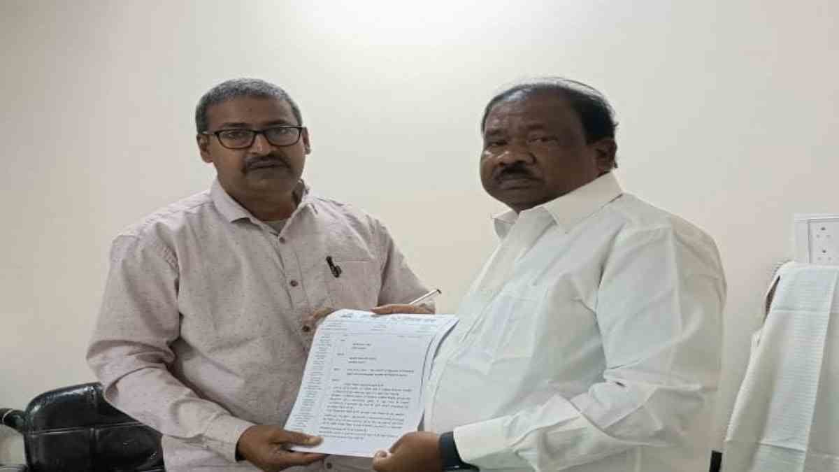 पीजीटी-टीईटी संवर्ग के पदों को मर्ज करने से झारखंड के शिक्षकों में नाराजगी, 15 अप्रैल से शुरू करेंगे आंदोलन