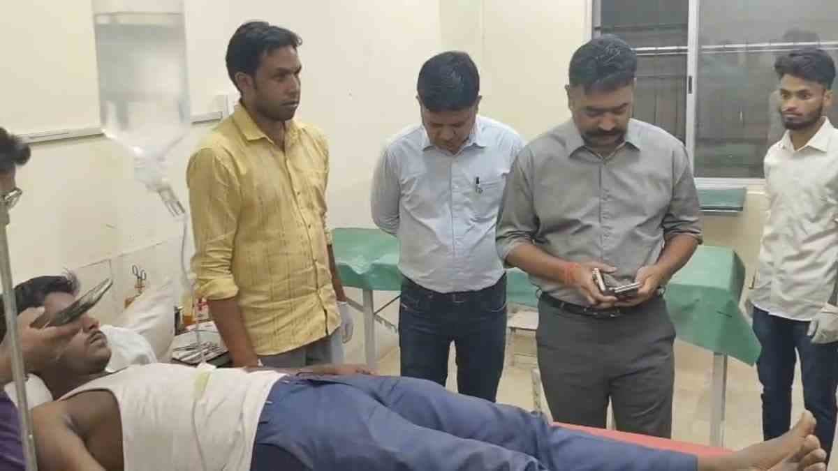 चतरा में अपराधी को पकड़ने गई पुलिस टीम पर हमला, फायरिंग में चौकीदार घायल