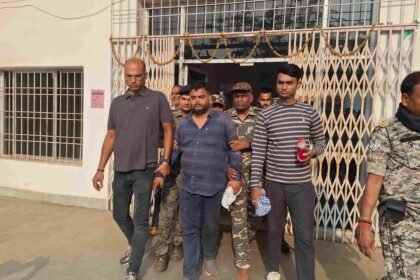 पाकुड़ में ACB की बड़ी कार्रवाई, रिश्वत लेते रंगे हाथ पकड़े गये पंचायत के 'सचिव जी'