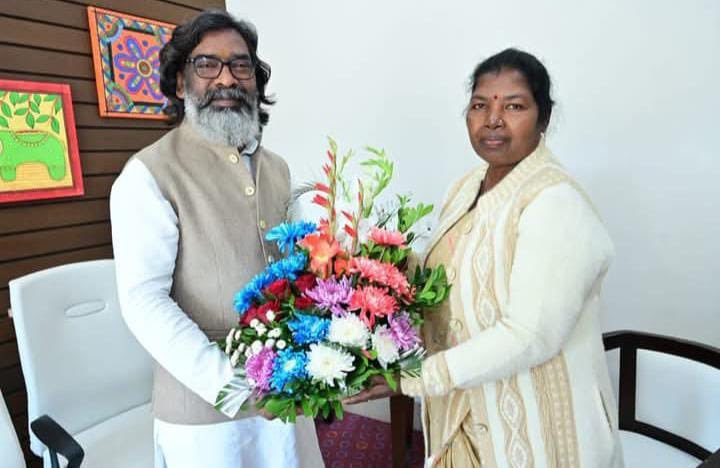 BJP के बाद अब हेमंत देंगे AJSU को झटका, कमल किशोर भगत की पत्नी नीरू शांति भगत होंगी JMM में शामिल