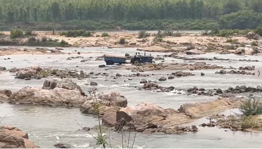 बराकर नदी को इस तरह लील रहे हैं बालू माफिया, ना पुलिस का खौफ...ना सरकार का डर.... क्योंकि...सबका 'हिस्सा' है बंधा 1 barakar river sand mafia