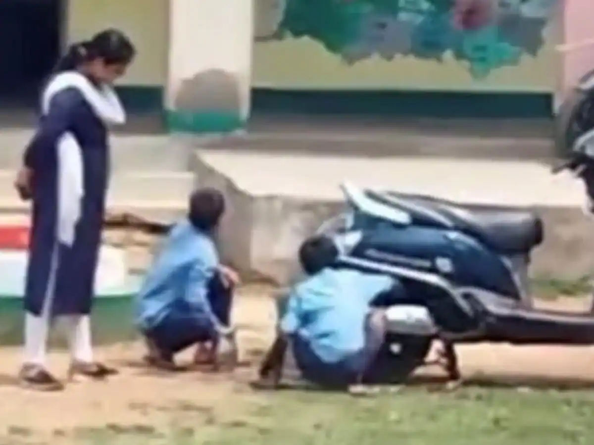 bhagalpur_teacher_viral_news