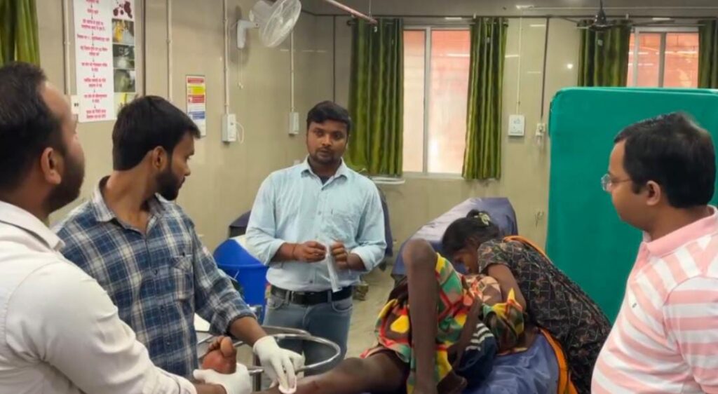 गोड्डा में सरकारी सभा भवन की छत गिरी, एक की मौत, तीन बच्चे घायल
