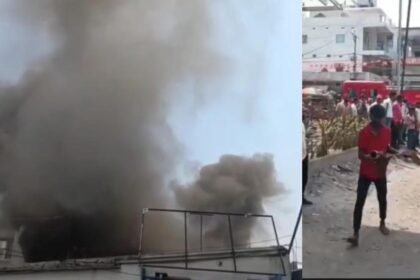 कोडरमा के जूता गोदाम में लगी भीषण आग, लाखों रुपये के जूता-चप्पल जलकर हुआ खाक