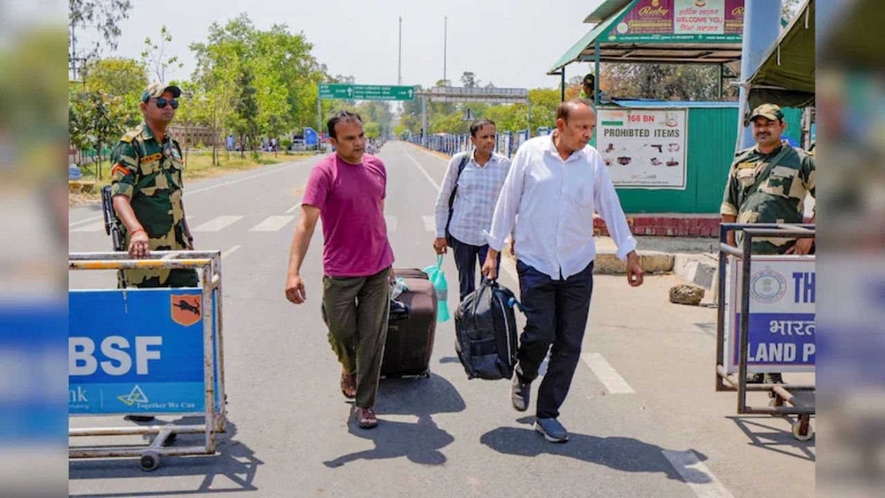 पाकिस्‍तानियों को भारत छोड़ने का अंतिम दिन आज, 3 दिन में 294 लौटे, झारखंड में सात पाक नागरिक लॉंग टर्म वीजा पर