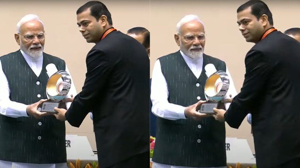 सरायकेला-खरसावां के DC रवि शंकर शुक्ला PM अवार्ड फॉर एक्सीलेंस 2024 से सम्मानित,प्रधानमंत्री नरेंद्र मोदी ने दिया अवार्ड