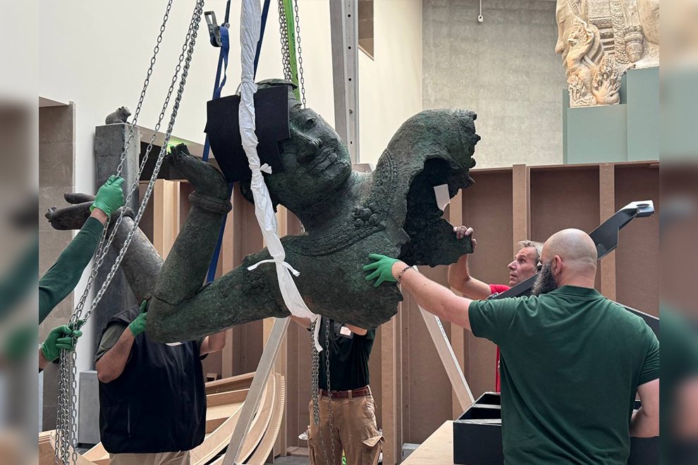 39 टुकड़ों में मिली थी भगवान विष्णु की 5 मीटर की एक हजार वर्ष पुरानी कांस्य प्रतिमा, देखना हैं तो जाना पड़ेगा इस शहर में... 5 vishunu