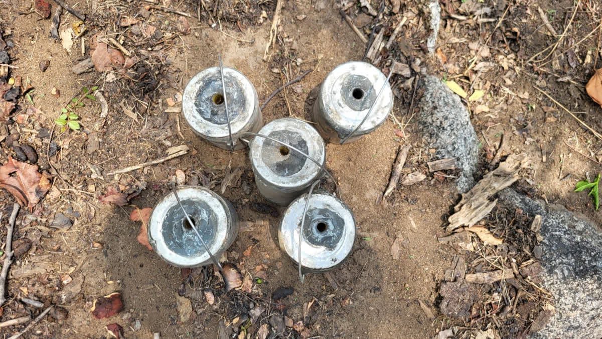 बिहार-झारखंड के बॉडर पर भारी संख्या में लैंड माइंस बरामद, पलामू-औरंगाबाद पुलिस ने नक्सलियों के मंसूबे को किया नाकाम