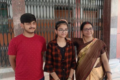 JAC 12th Result 2025: रेशमी कुमारी बनी कॉसर्म की झारखंड टॉपर, मां को सता रहा है डर! पैसे की कमी से कहीं रूक न जाए पढ़ाई..