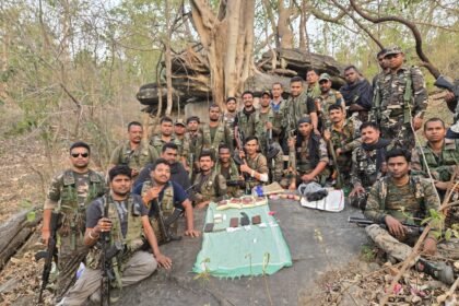 पलामू में पुलिस और शशिकांत गंझू दस्ते के बीच मुठभेड़, कारतूस-मैगजीन समेत नक्सली सामान बरामद