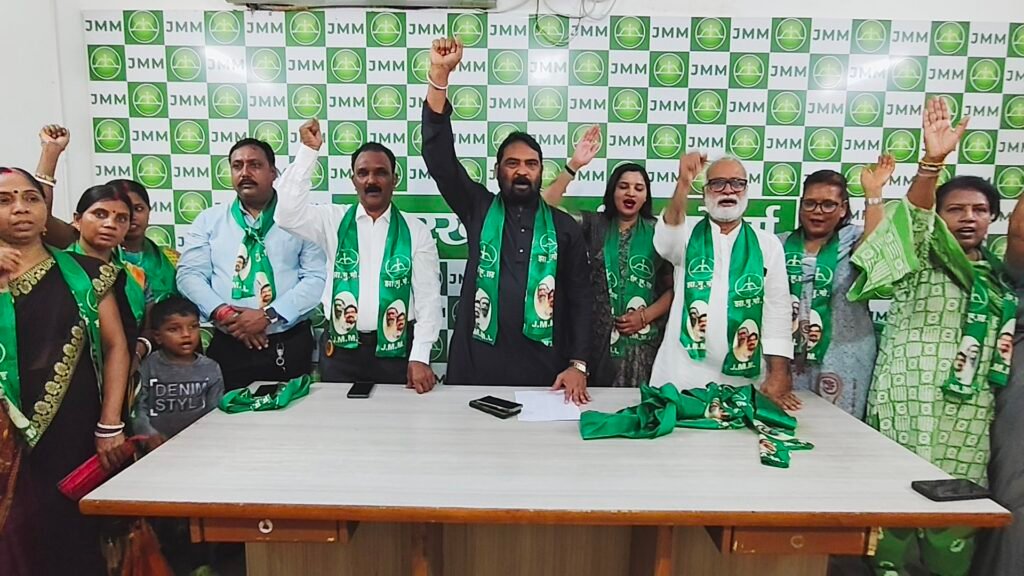 BJP को रांची में झटका: कार्यसमिति सदस्य अंकिता वर्मा समेत सैकड़ों महिलाओं ने JMM की ली सदस्यता