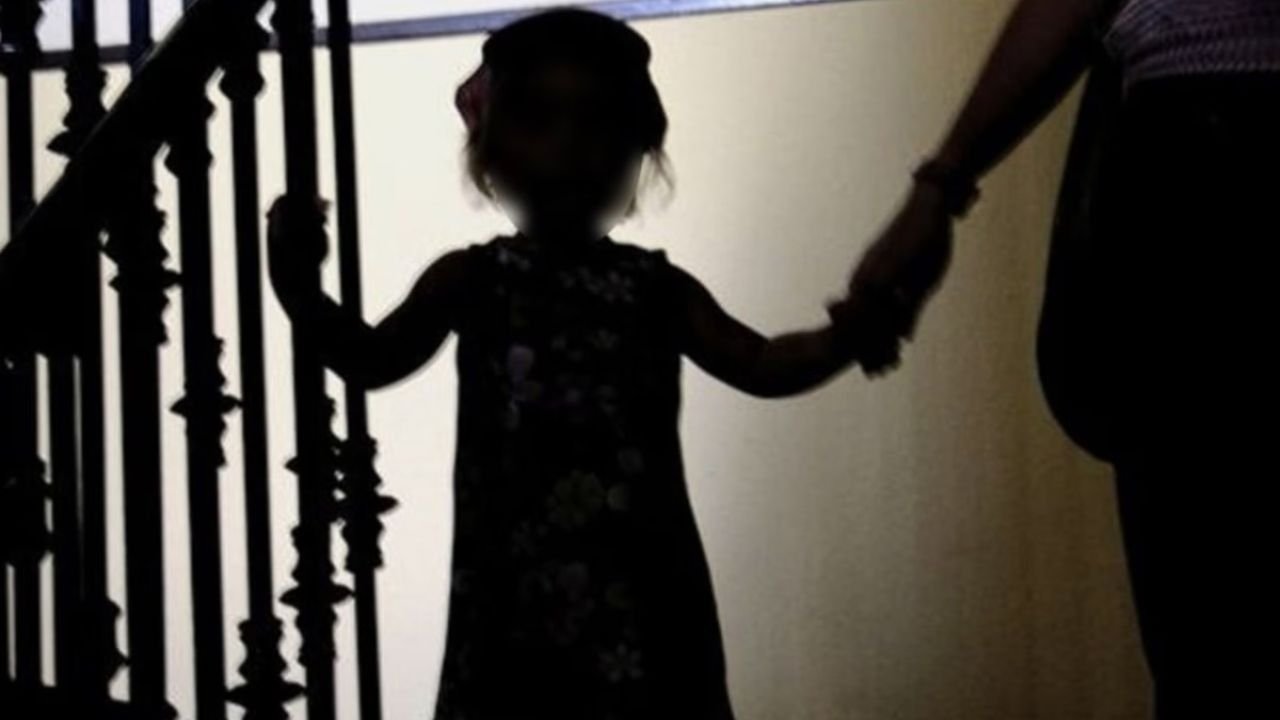 पटना के एक पिता ने 40 हजार में कर दिया ढ़ाई साल की बेटी का सौदा, मां ने दर्ज कराई शिकायत