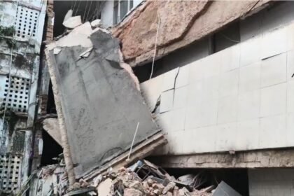 जमशेदपुर के MGM अस्पताल छज्जा गिरा