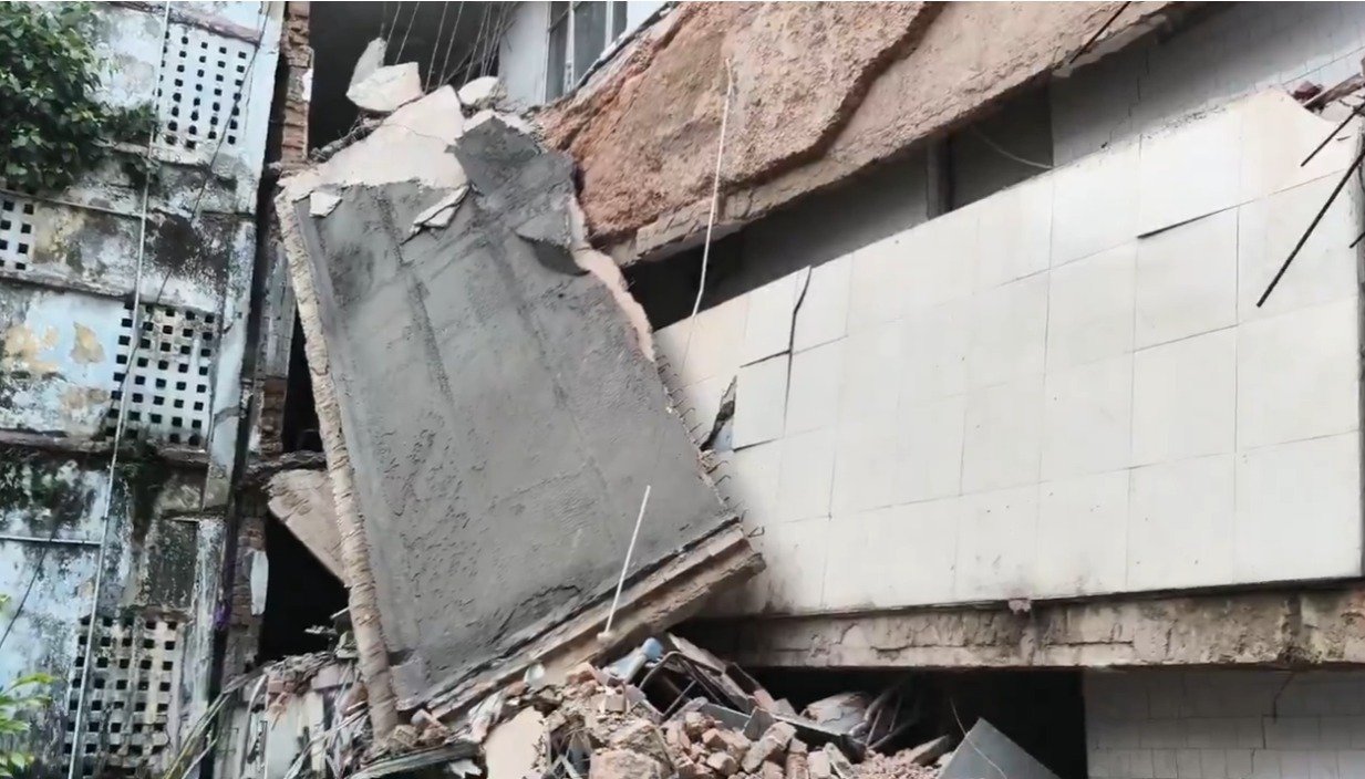 जमशेदपुर के MGM अस्पताल छज्जा गिरा