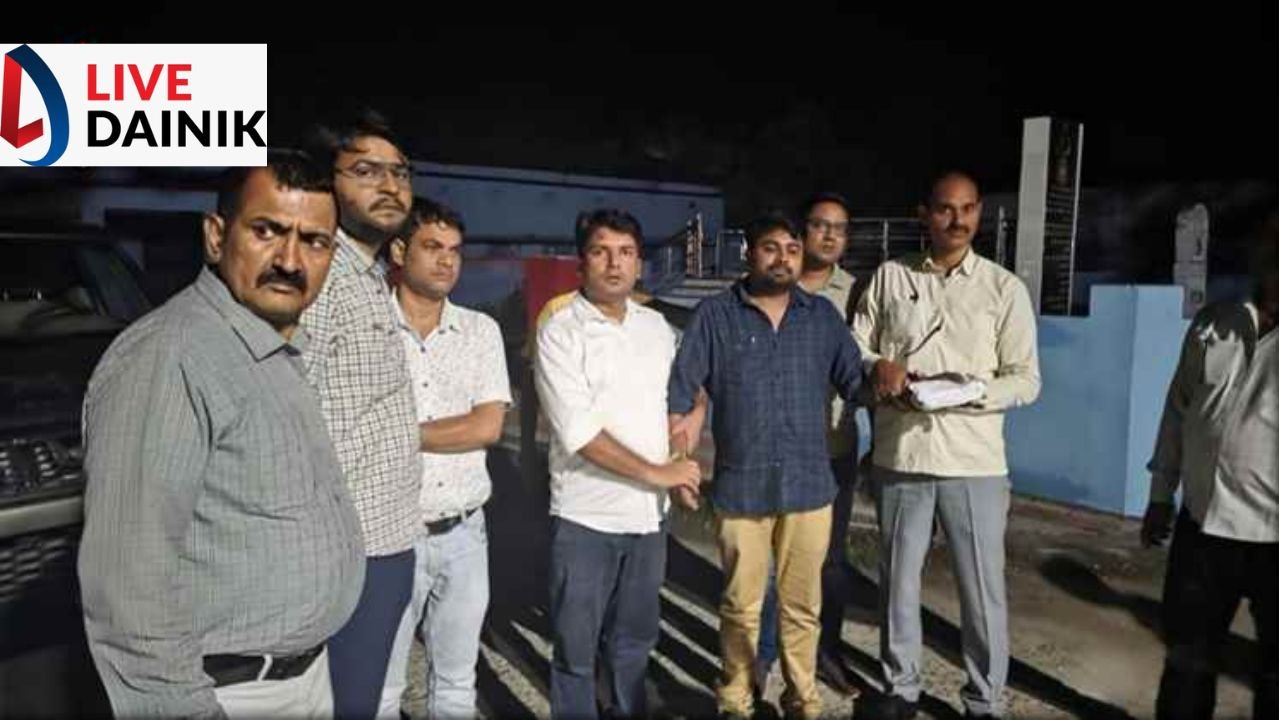 बिहार में BDO और कार्यपालक सहायत 1.50 लाख रुपए रिश्वत लेते रंगे हाथ गिरफ्तार, निगरानी विभाग ने की कार्रवाई