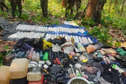 चाईबासा पुलिस को मिली बड़ी कामयाबी, झारखंड-ओडिशा से लूटा गया विस्फोटक सारंडा के जंगल से बरामद