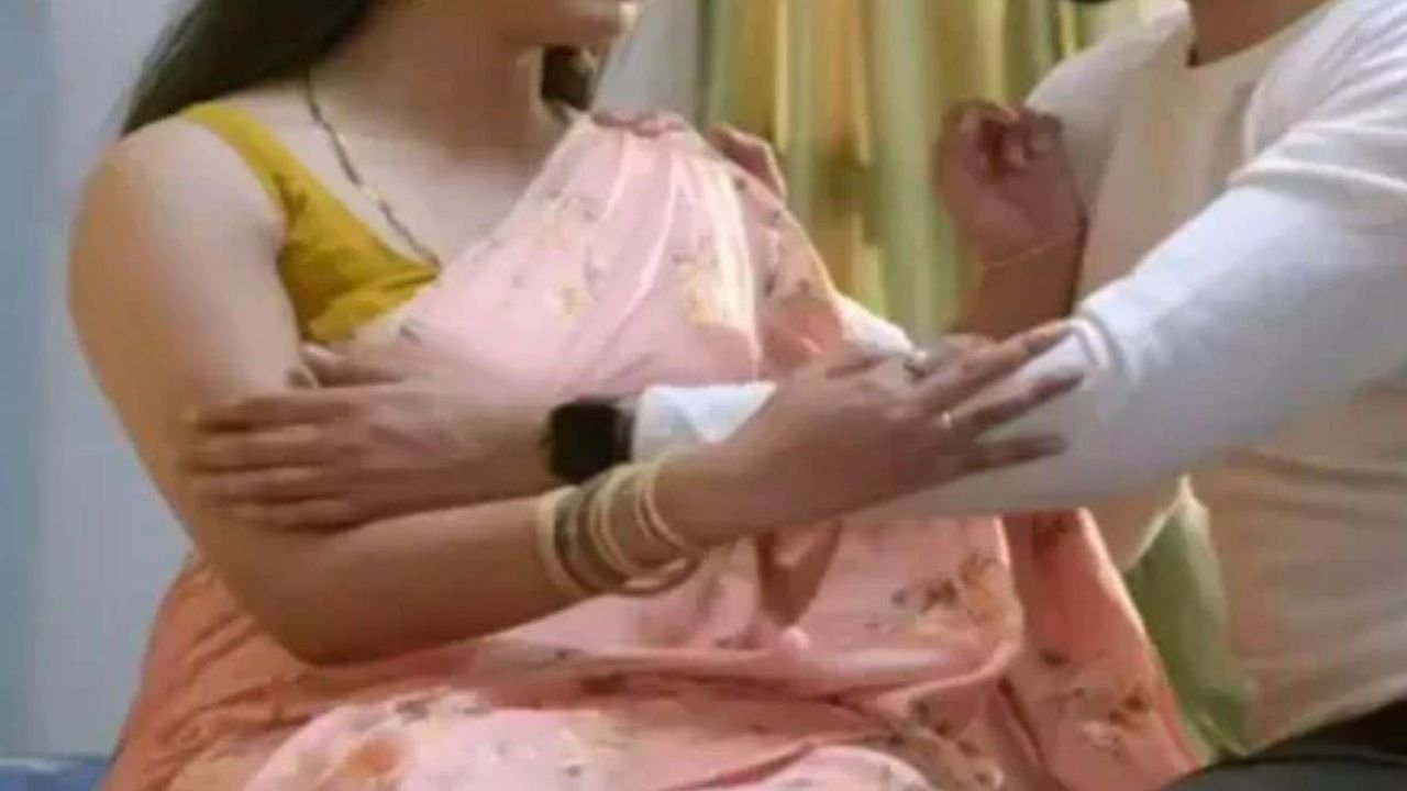 भाभी के साथ बंद कमरे में रंगे हाथ पकड़ा गया देवर, VIDEO में देखिये फिर आगे क्या हुआ