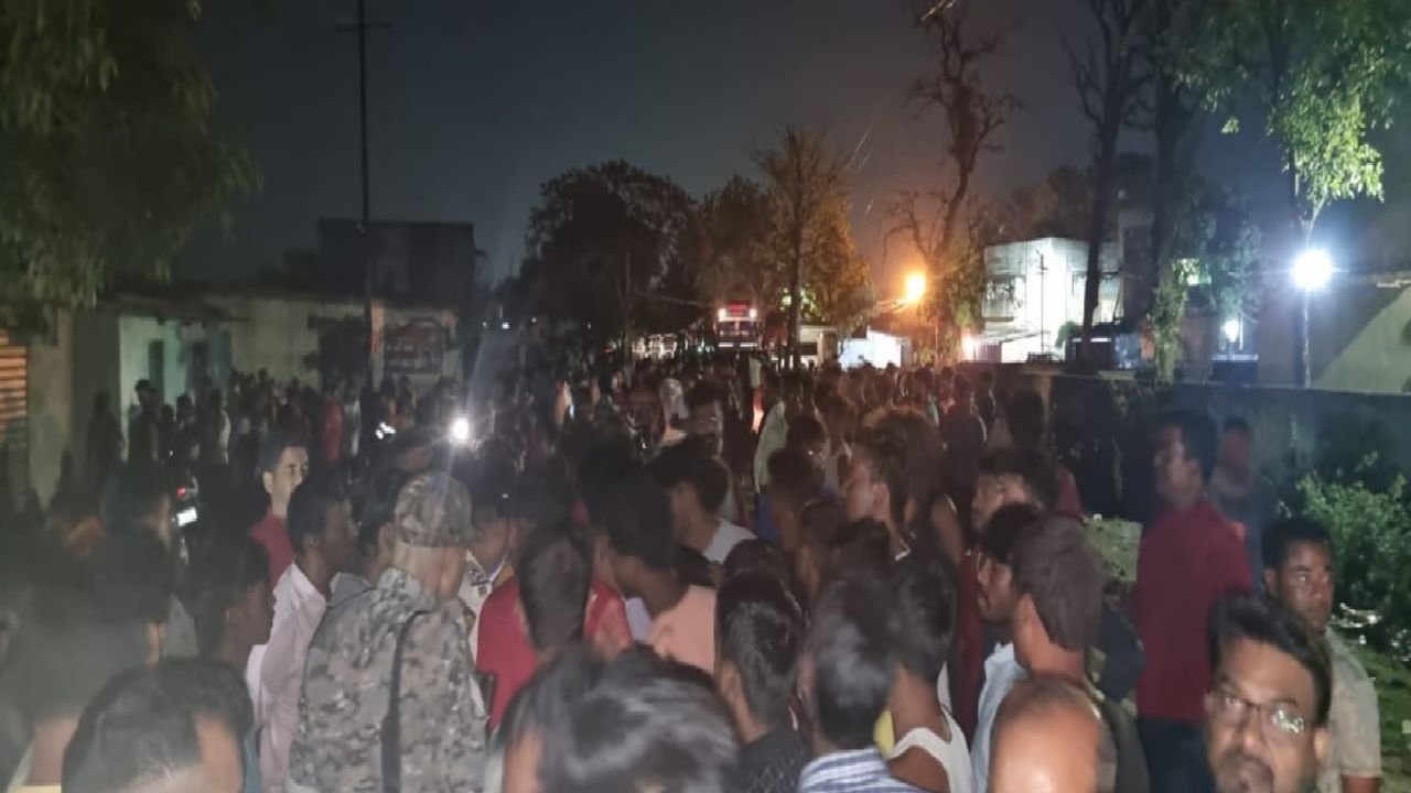हजारीबाग में तेज रफ्तार स्कार्पियों ने दो युवकों को कुचला, अस्पताल के रास्ते में हो गई मौत, नाराज लोगों ने किया हंगामा