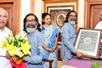 रांची दौरे पर आये कांग्रेस अध्यक्ष मल्लिकार्जुन खरगे की मुख्यमंत्री हेमंत सोरेन से मुलाकात, कई विषयों पर हुई चर्चा