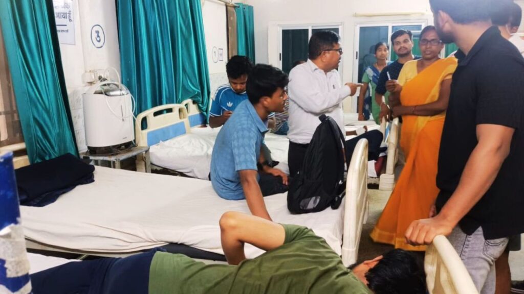 खूंटी में फॉल में नहाने के दौरान रिम्स के 4 छात्र डूबे, एक की हालत गंभीर
