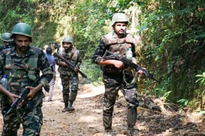 पलामू में सुरक्षाबलों और नक्सलियों के बीच भीषण मुठभेड़, 15 लाख के इनामी नक्सली नितेश यादव के दस्ते से भिड़त