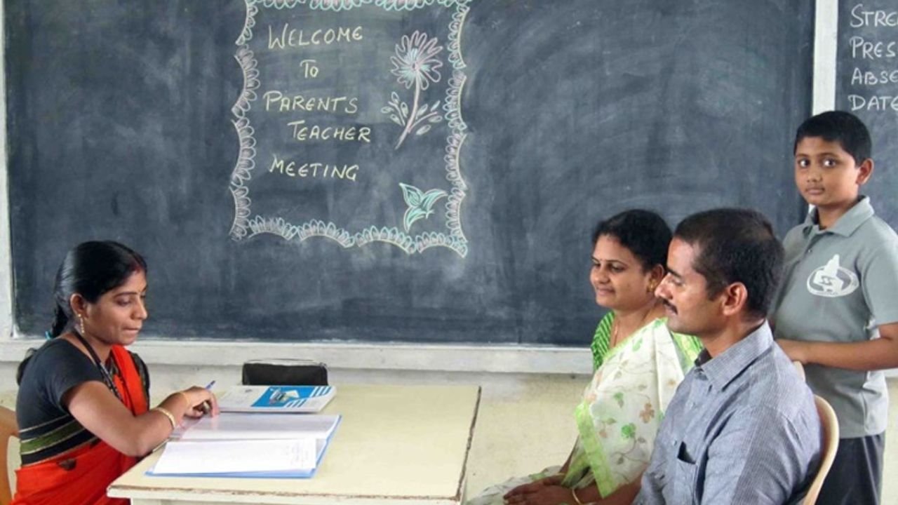बिहार में प्राइवेट की तरह सरकारी स्कूलों में भी होगी पेरेंट्स-टीचर मीटिंग, शिक्षा विभाग ने जारी किया आदेश