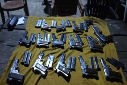 stockpile of weapons found in Patna, husband and wife involved in the trade; 10 arrested