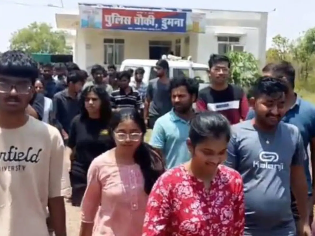 video-recording-in-bathroom,