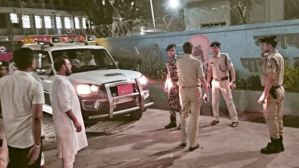 AK-47 से बिहार पुलिस के जवान ने खुद के सिर पर मार ली गोली, पुलिस लाइन में मची अफरातफरी