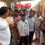 गर्मी में फेल हुआ लोकमान्य तिलक एक्सप्रेस का AC, रेल यात्रियों ने स्टेशन पर काटा भारी बवाल