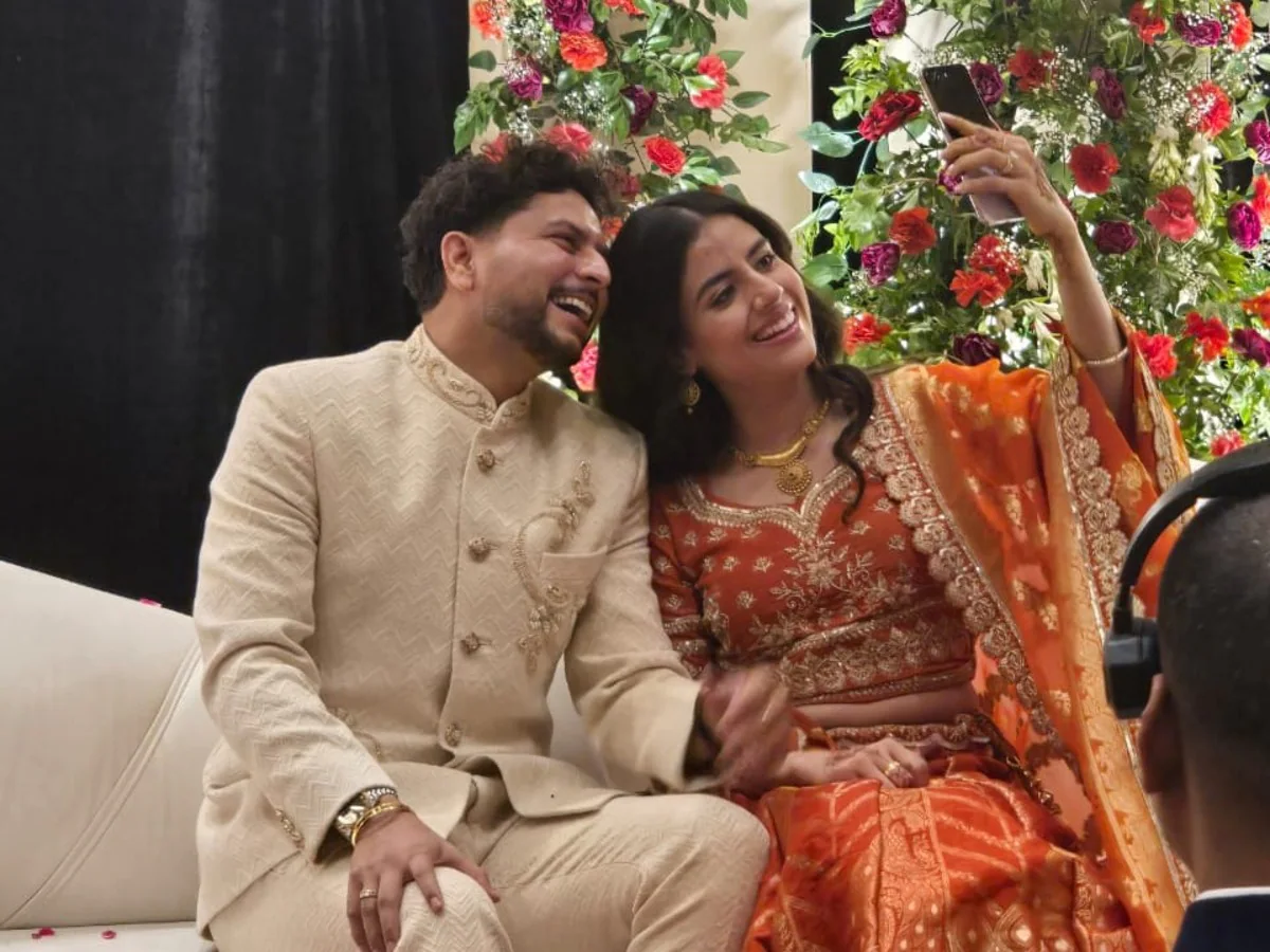 Kuldeep_Yadav_got_engaged_to_friend_vanshika_arora