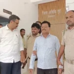 बिहार में निगरानी की बड़ी कार्रवाई, घूसखोर सरकारी अधिकारी रिश्वत लेते रंगे हाथ गिरफ्तार