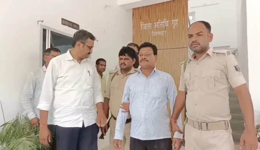 बिहार में निगरानी की बड़ी कार्रवाई, घूसखोर सरकारी अधिकारी रिश्वत लेते रंगे हाथ गिरफ्तार