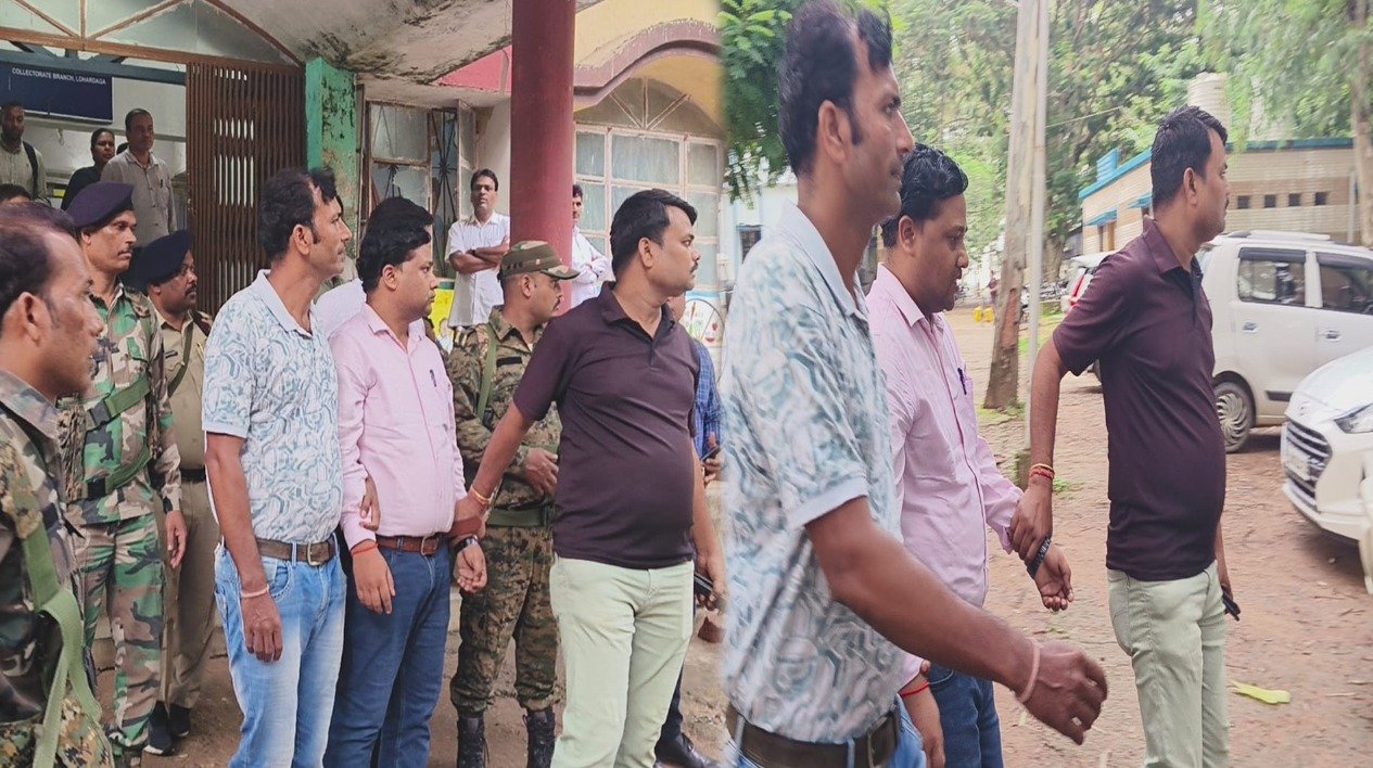 लोहरदगा में ACB की बड़ी कार्रवाई, ग्रामीण विकास विशेष प्रमंडल का कैशियर रिश्वत लेते रंगे हाथ गिरफ्तार