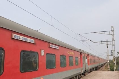 बिहार में फिर हुई ट्रेन में लूटपाट, पूर्वांचल एक्सप्रेस में आधे तक यात्रियों को बचाने कोई नहीं आया