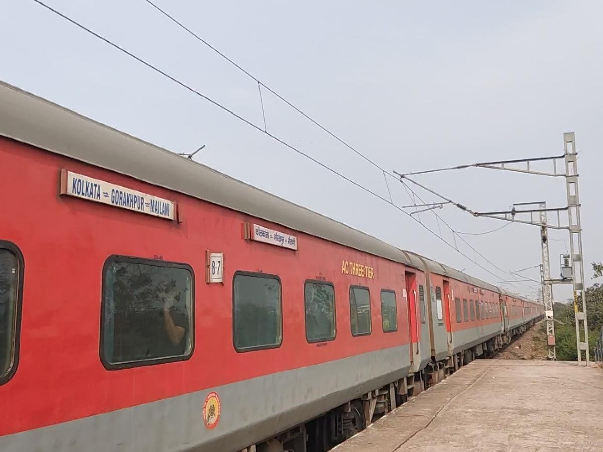 बिहार में फिर हुई ट्रेन में लूटपाट, पूर्वांचल एक्सप्रेस में आधे तक यात्रियों को बचाने कोई नहीं आया