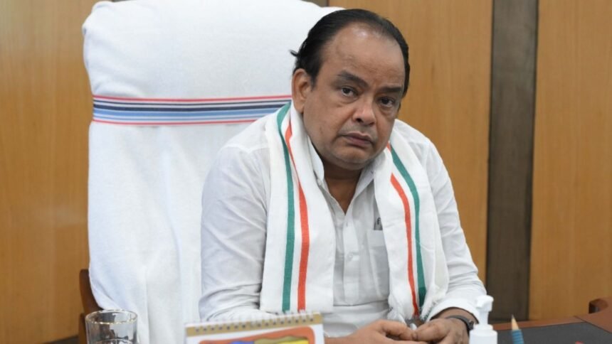 स्वास्थ्य मंत्री इरफान अंसारी के खिलाफ होमगार्ड जवानों ने खोला मोर्चा, छठ पूजा के बाद आंदोलन करने का एलान