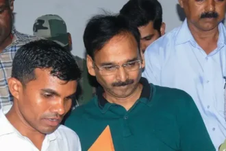 विनय चौबे ही नहीं उनका स्टॉफ भी हैं करोड़ों का मालिक, ACB की जांच में हुआ खुलासा