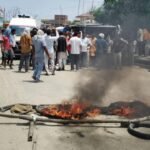 सड़क हादसे में बाप-बेटी की मौत के बाद पलामू में प्रदर्शन, आक्रोशित लोगों ने सड़क को किया जाम