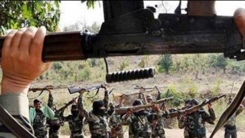 झारखंड में नक्सल अभियान और एनकाउंटर से खलबली, निर्णायक ऑपरेशन से पहले सरेंडर करने की तैयारी में कई नक्सली