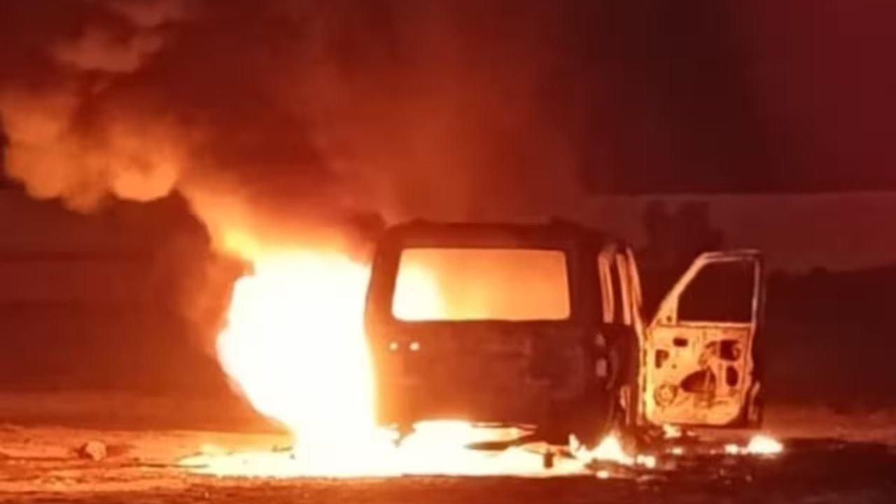 बिहार में तेज रफ्तार स्कार्पियों ने चार लोगों को कुचला, एक की मौके पर मौत, नाराज लोगों ने गाड़ी में लगाई आग