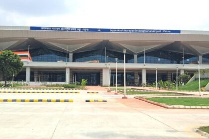 पटना एयरपोर्ट को बम से उड़ाने की मिली धमकी, मचा हड़कंप